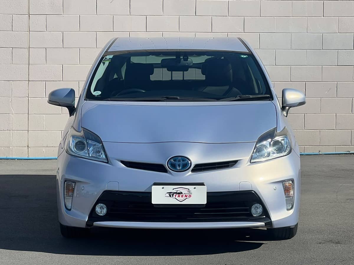 2015 Toyota Prius photo 2