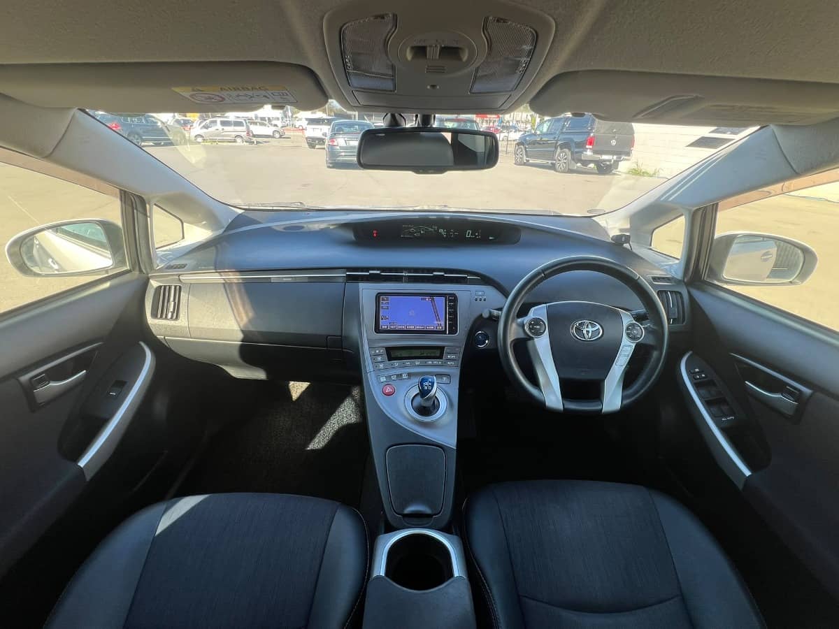 2015 Toyota Prius photo 12