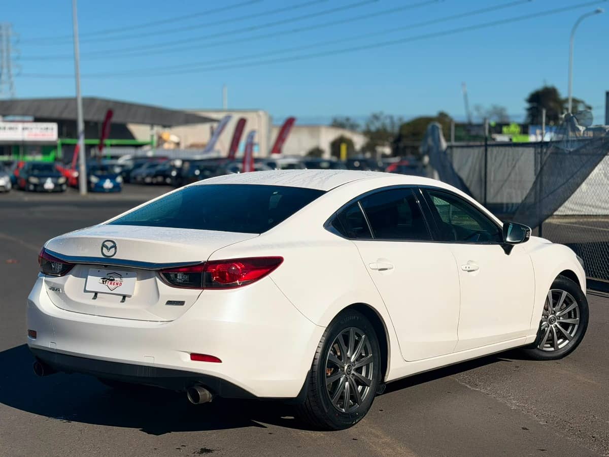 2013 Mazda Atenza photo 2