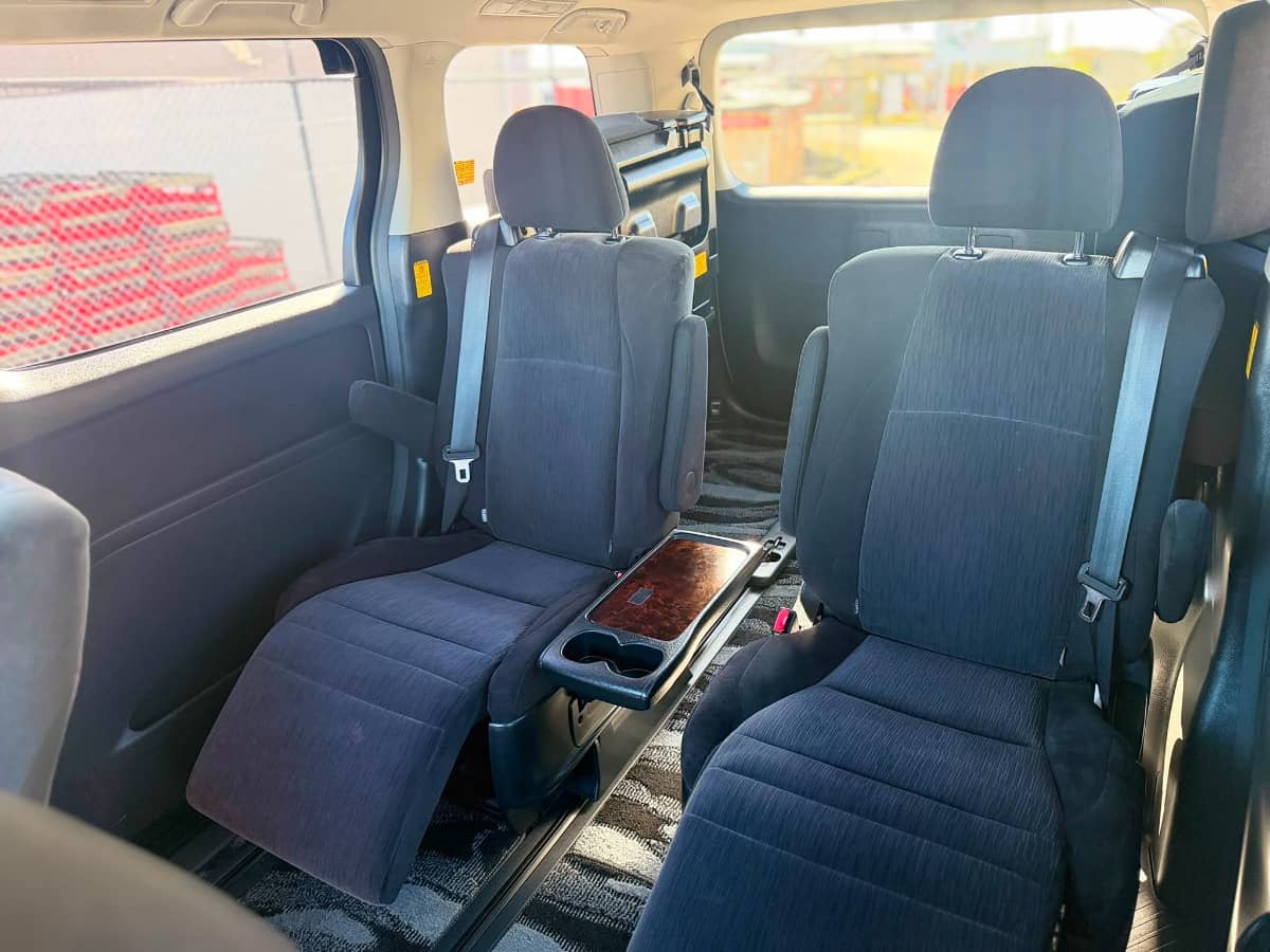 2013 Toyota Alphard photo 12