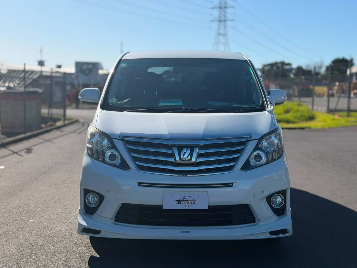 2013 Toyota Alphard photo 19