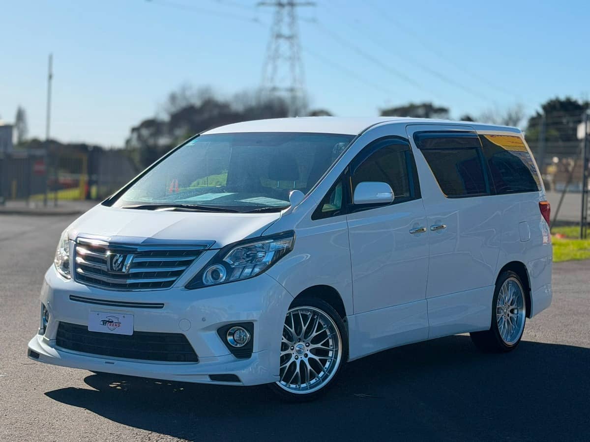 2013 Toyota Alphard