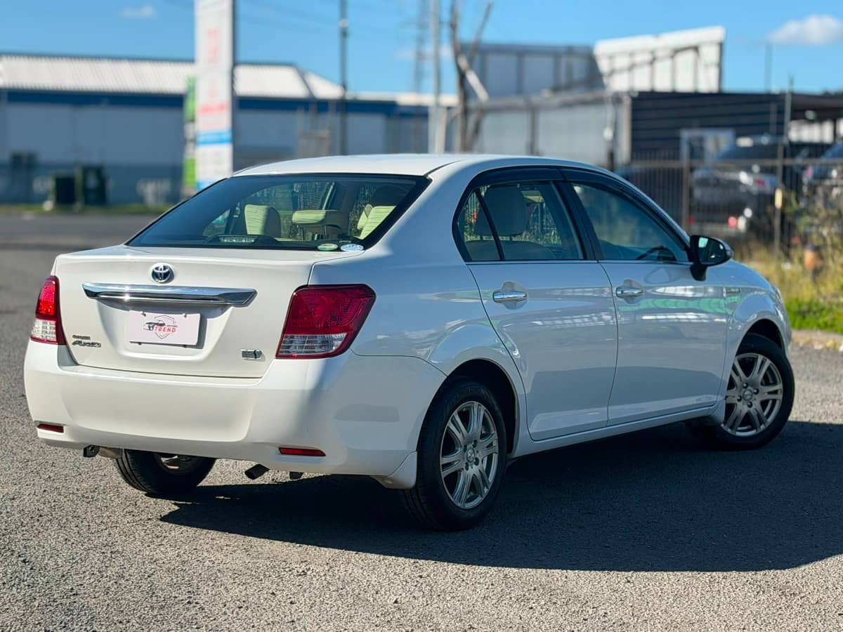 2014 Toyota Corolla photo 2