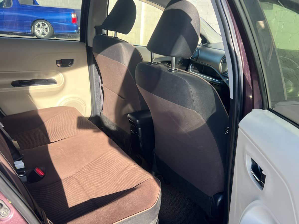 2014 Toyota Aqua photo 10