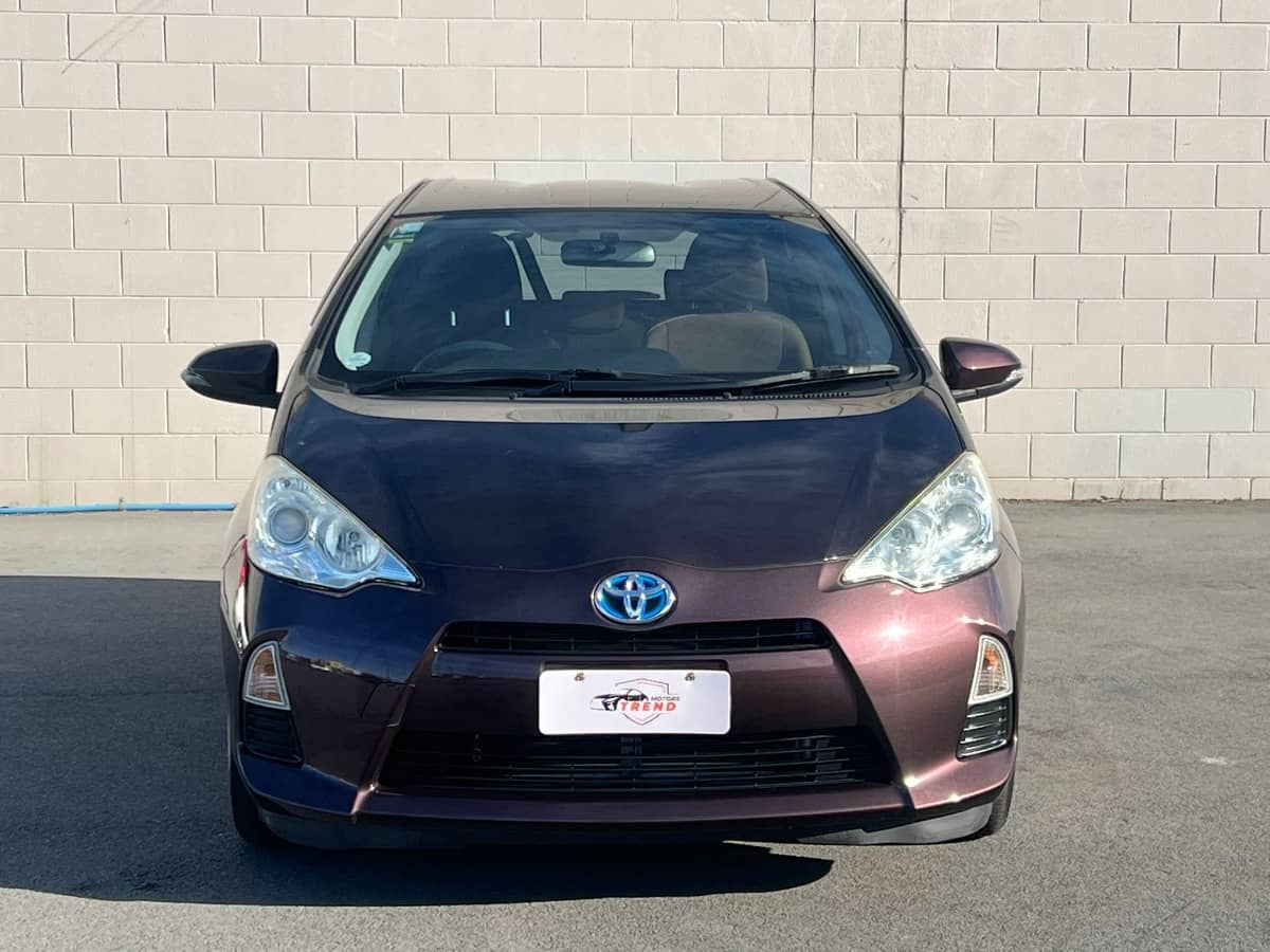 2014 Toyota Aqua photo 2