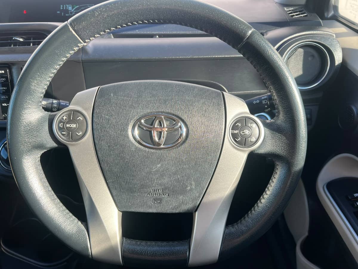 2014 Toyota Aqua photo 16