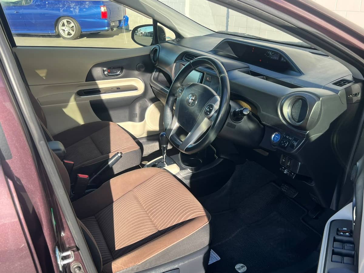 2014 Toyota Aqua photo 9
