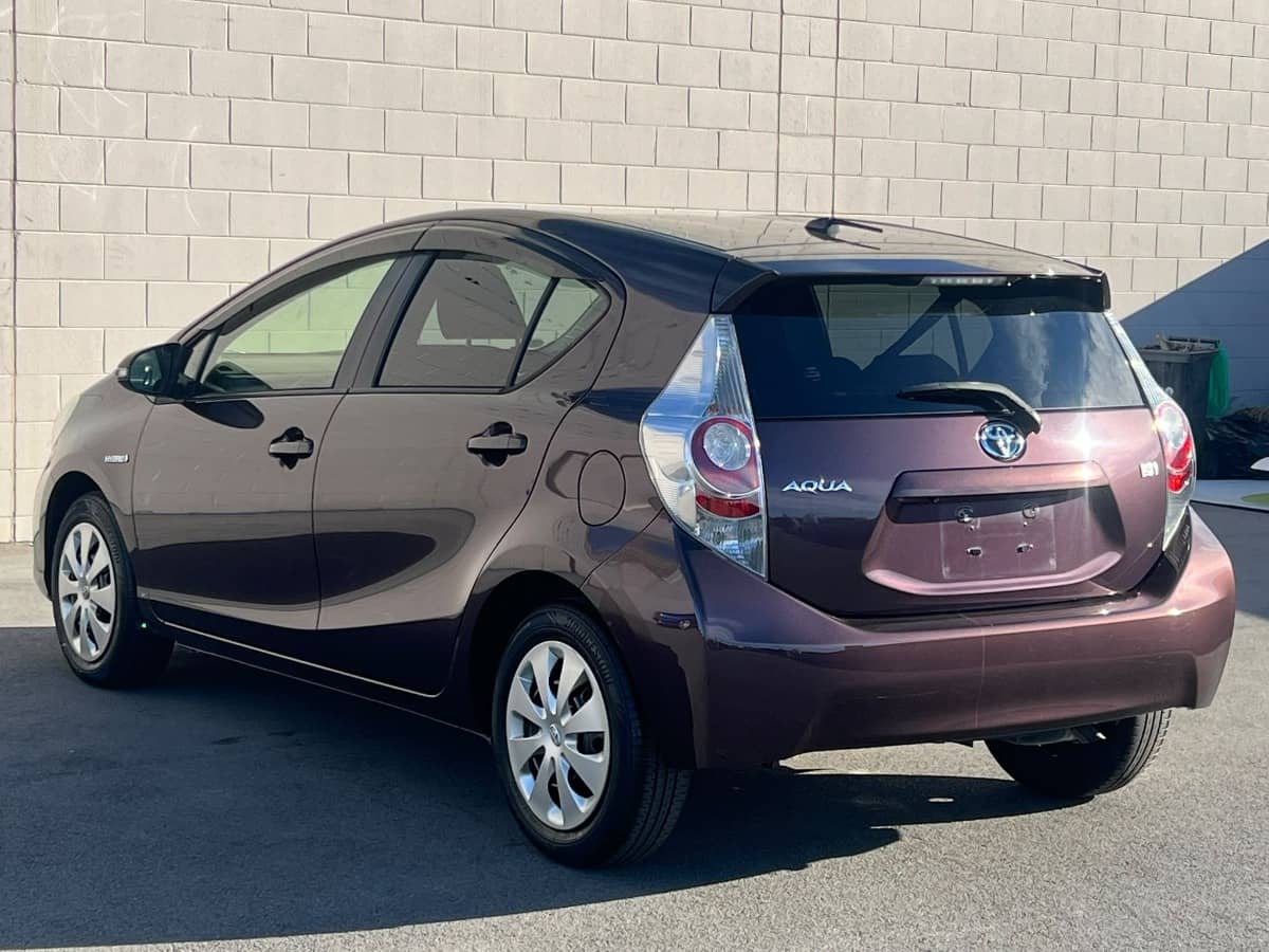 2014 Toyota Aqua photo 4