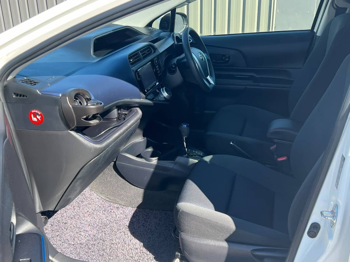 2016 Toyota Aqua photo 11