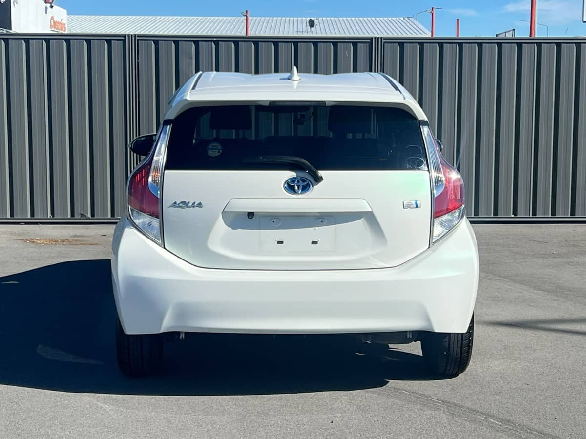 2016 Toyota Aqua photo 6