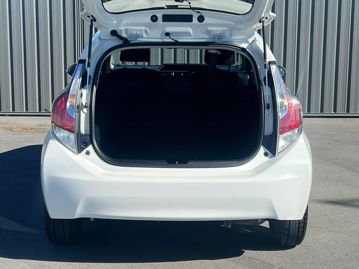2016 Toyota Aqua photo 7