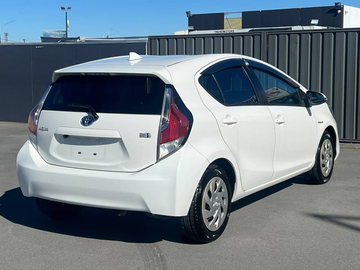 2016 Toyota Aqua photo 5