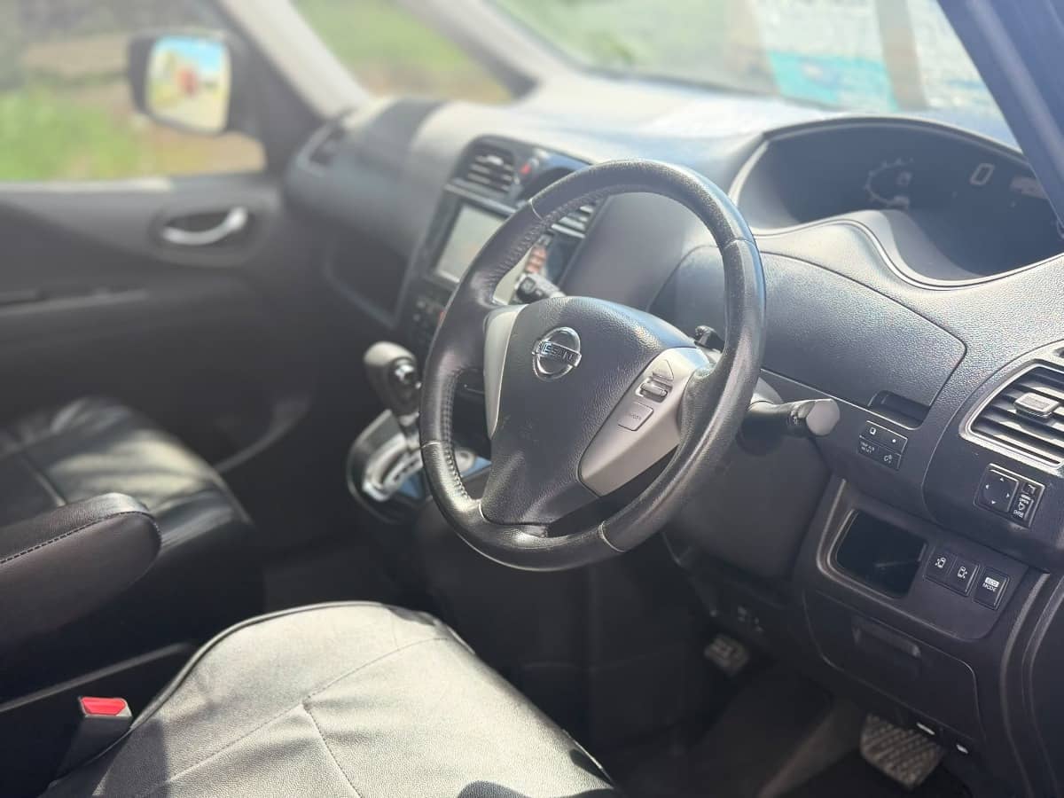 2013 Nissan Serena photo 9