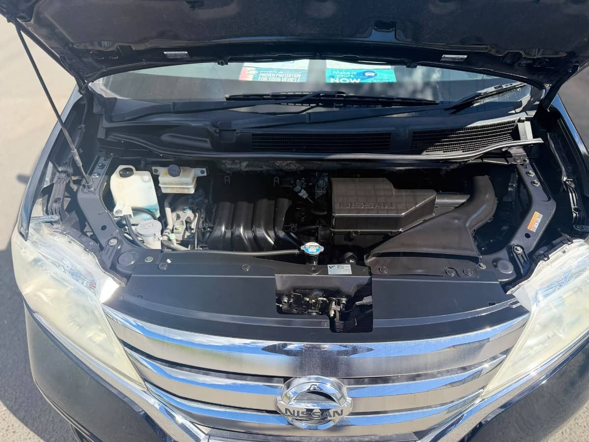 2013 Nissan Serena photo 17
