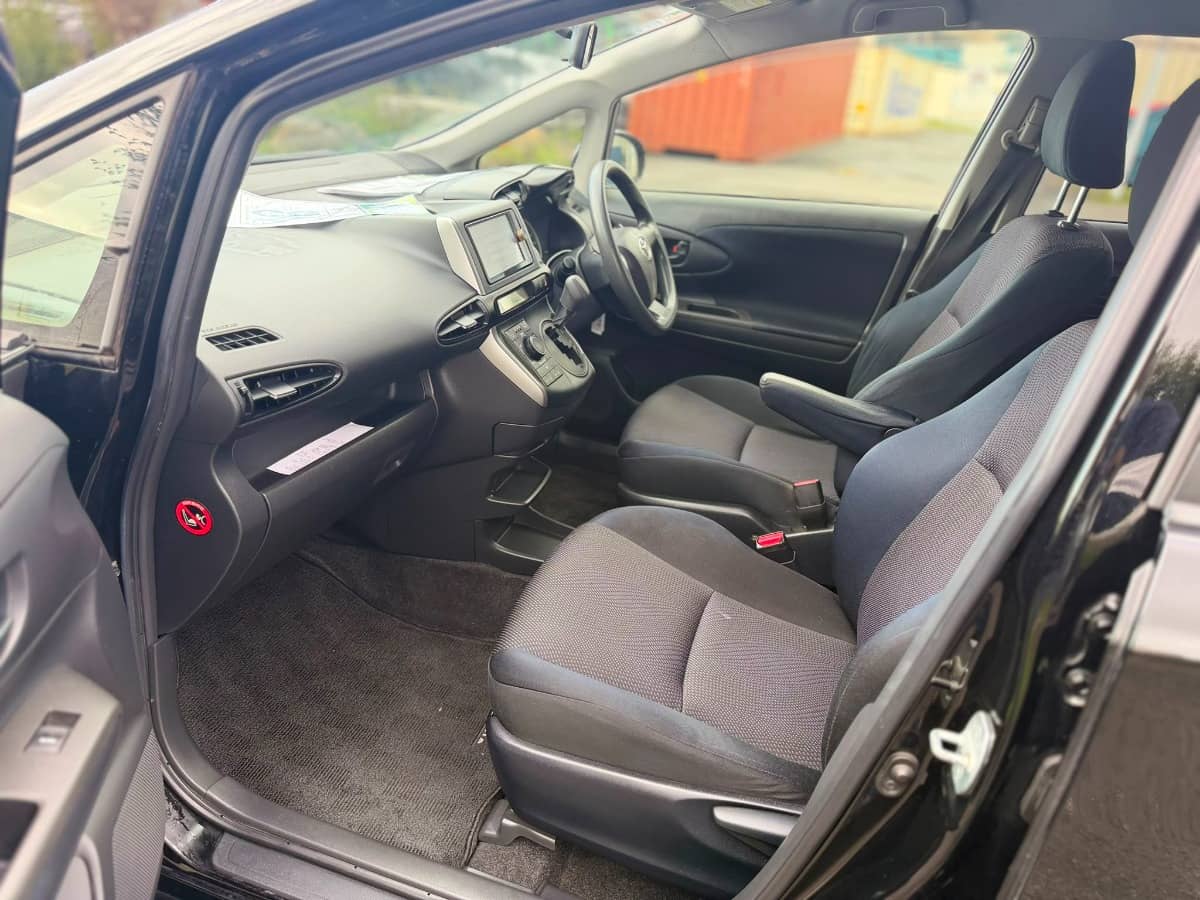2012 Toyota Wish photo 12