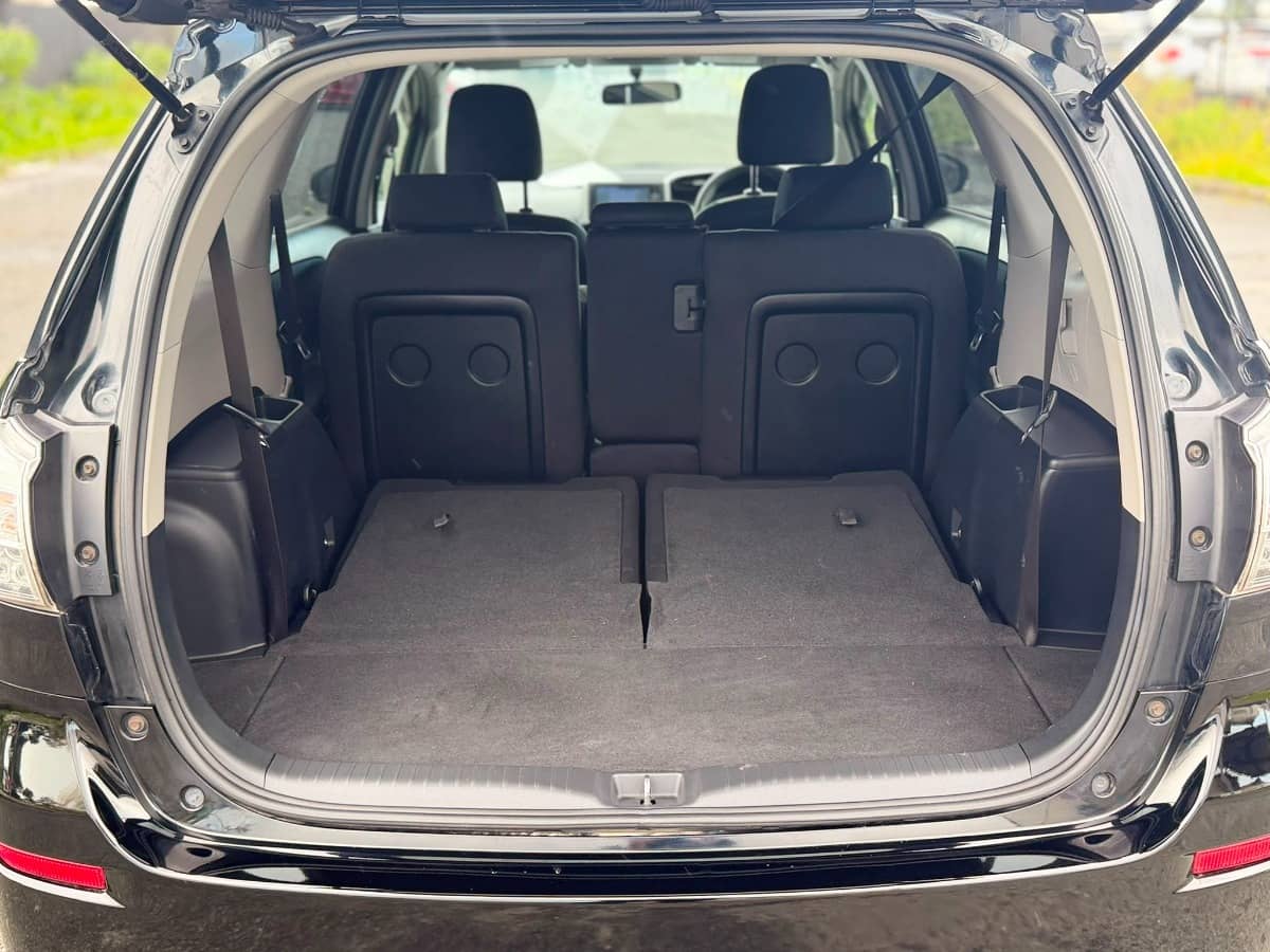 2012 Toyota Wish photo 9