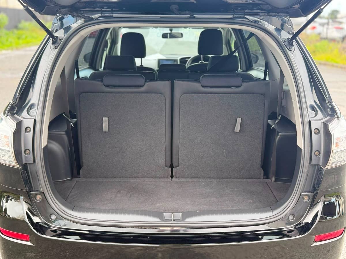 2012 Toyota Wish photo 10