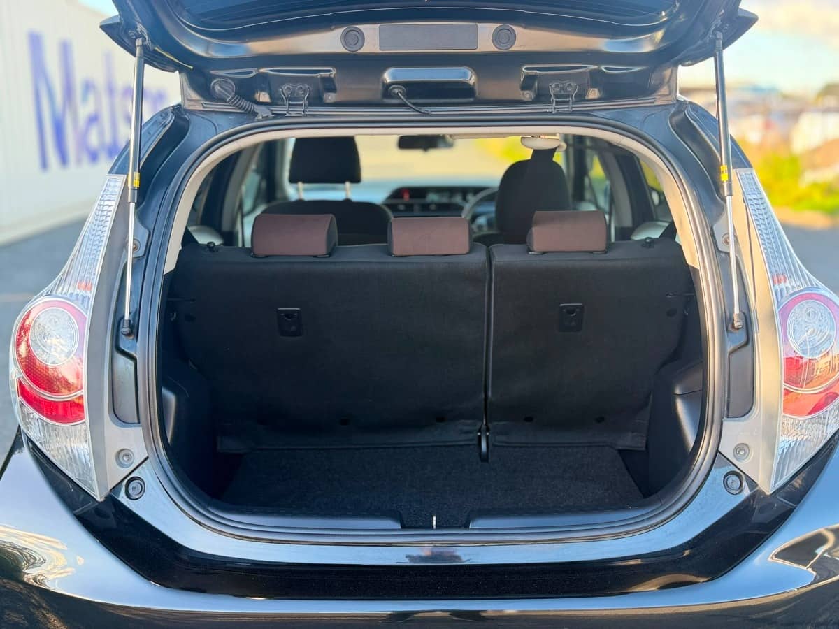 2014 Toyota Aqua photo 9