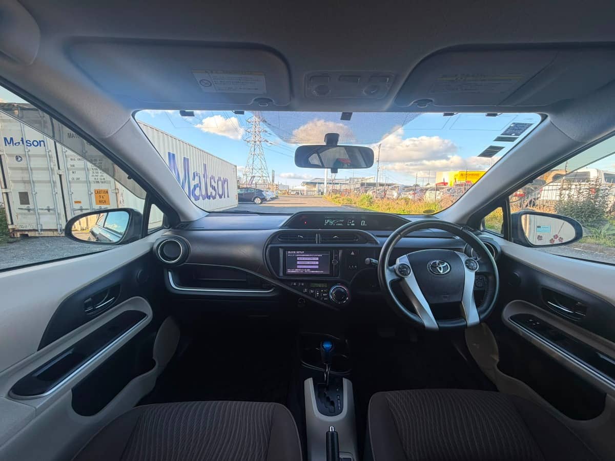 2014 Toyota Aqua photo 10