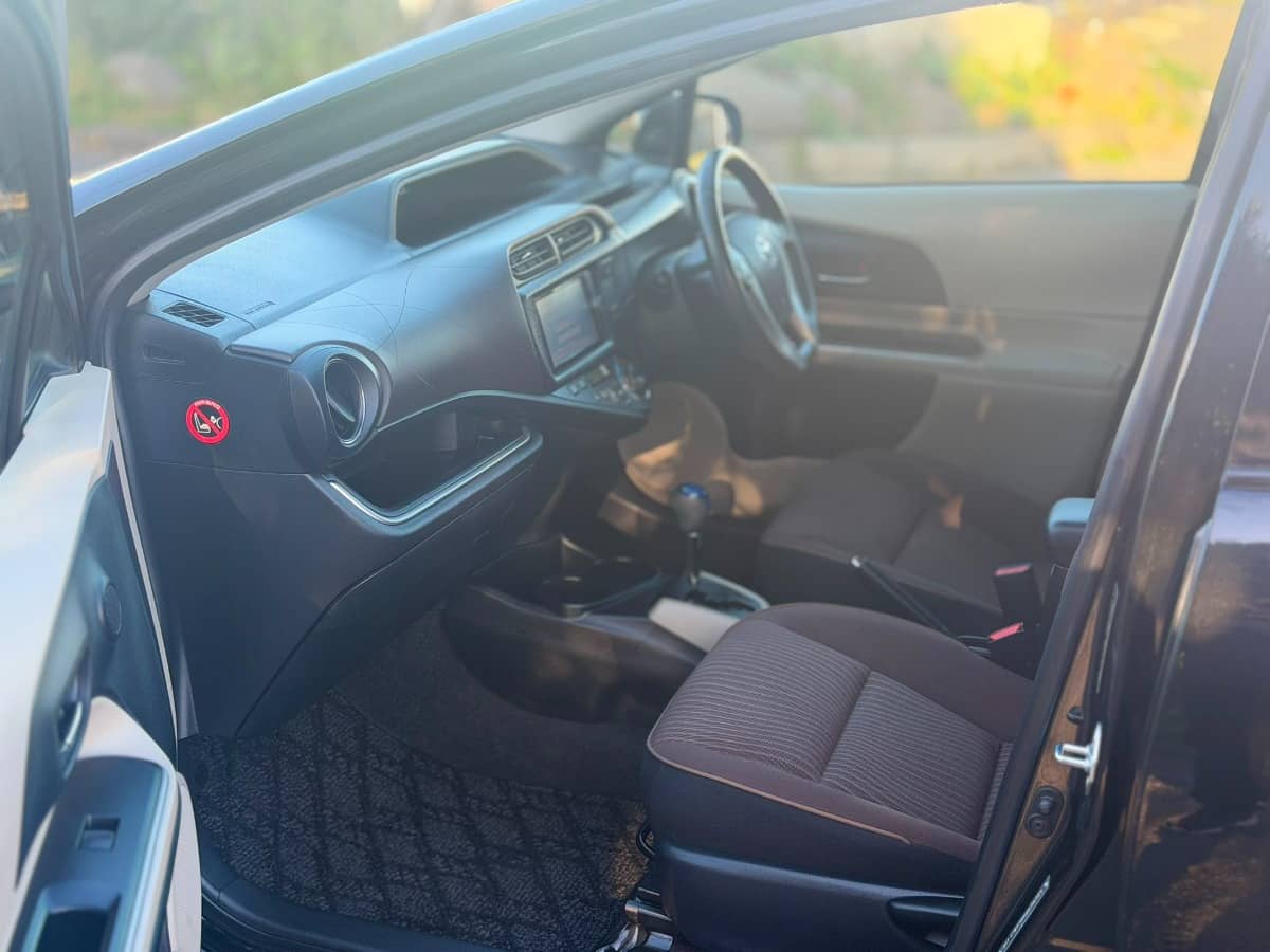 2014 Toyota Aqua photo 14