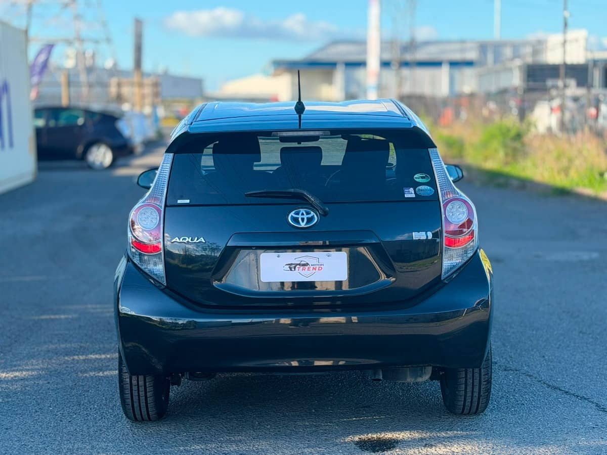 2014 Toyota Aqua photo 8