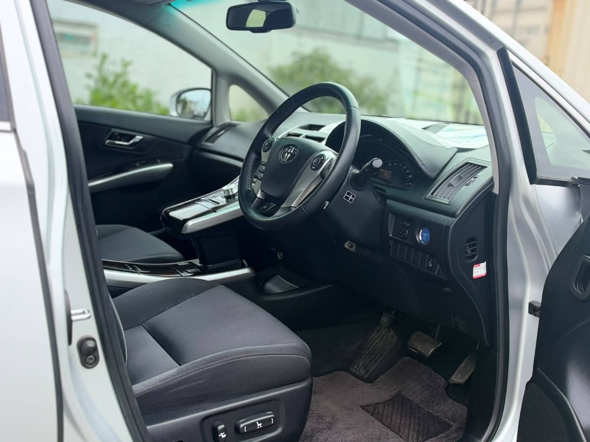 2014 Toyota Sai photo 11