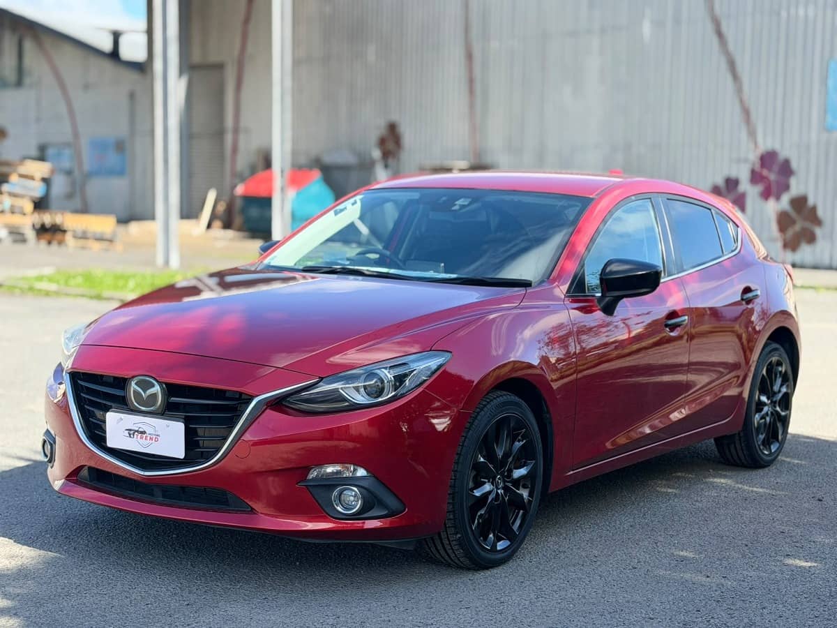 2014 Mazda Axela photo 3