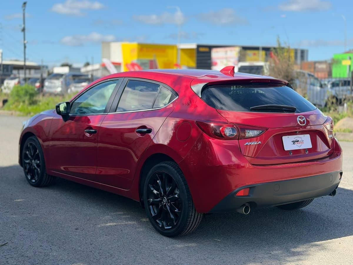 2014 Mazda Axela photo 4