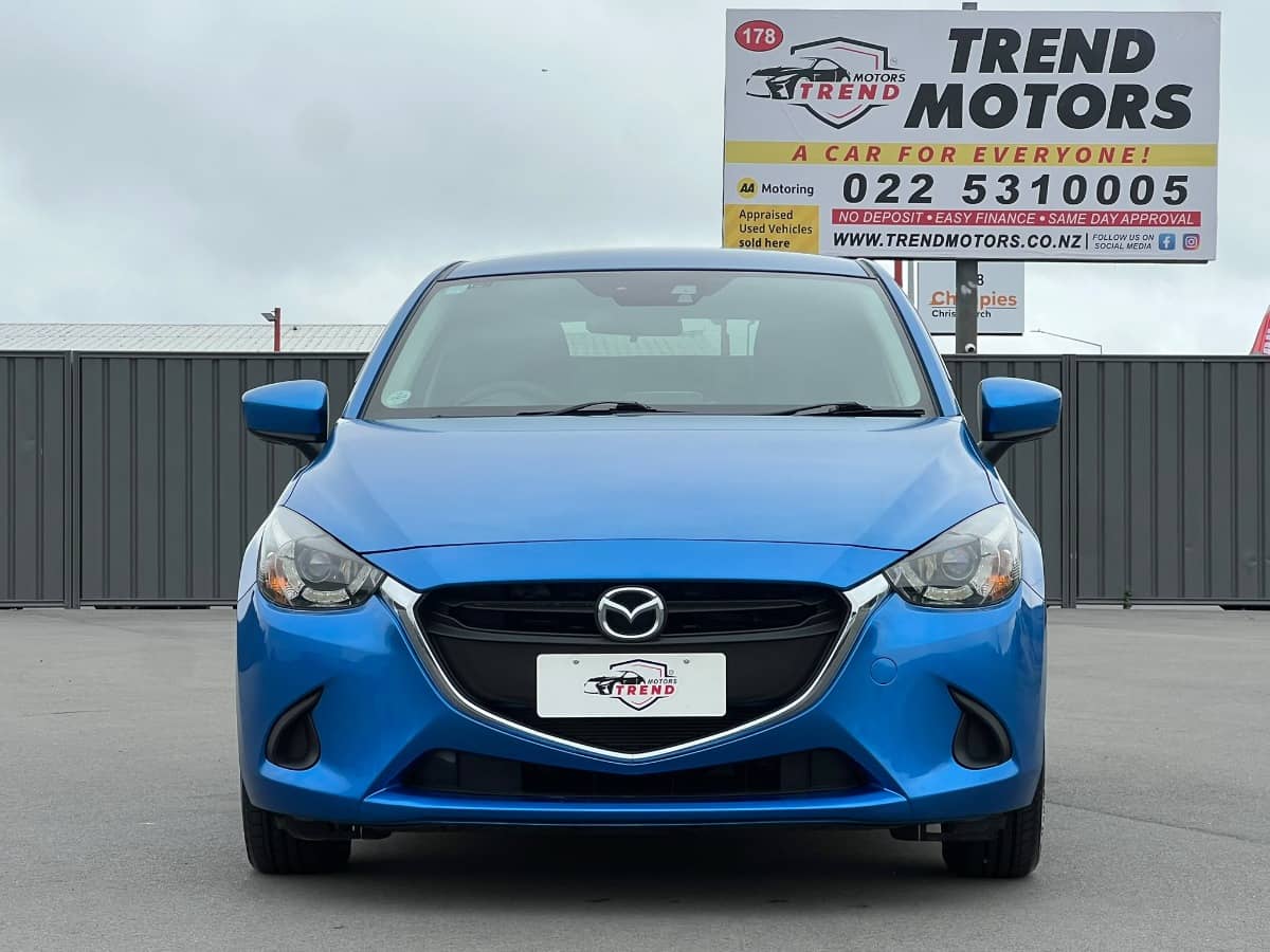2016 Mazda Demio photo 2