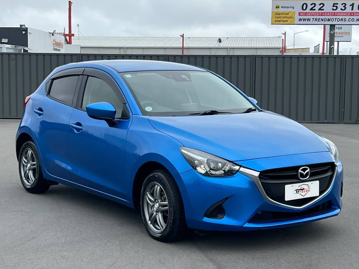 2016 Mazda Demio photo 3