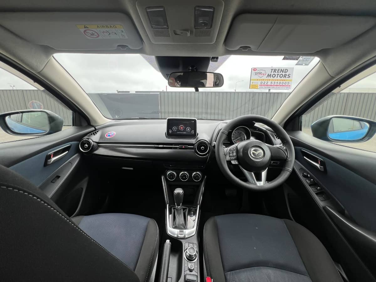 2016 Mazda Demio photo 12