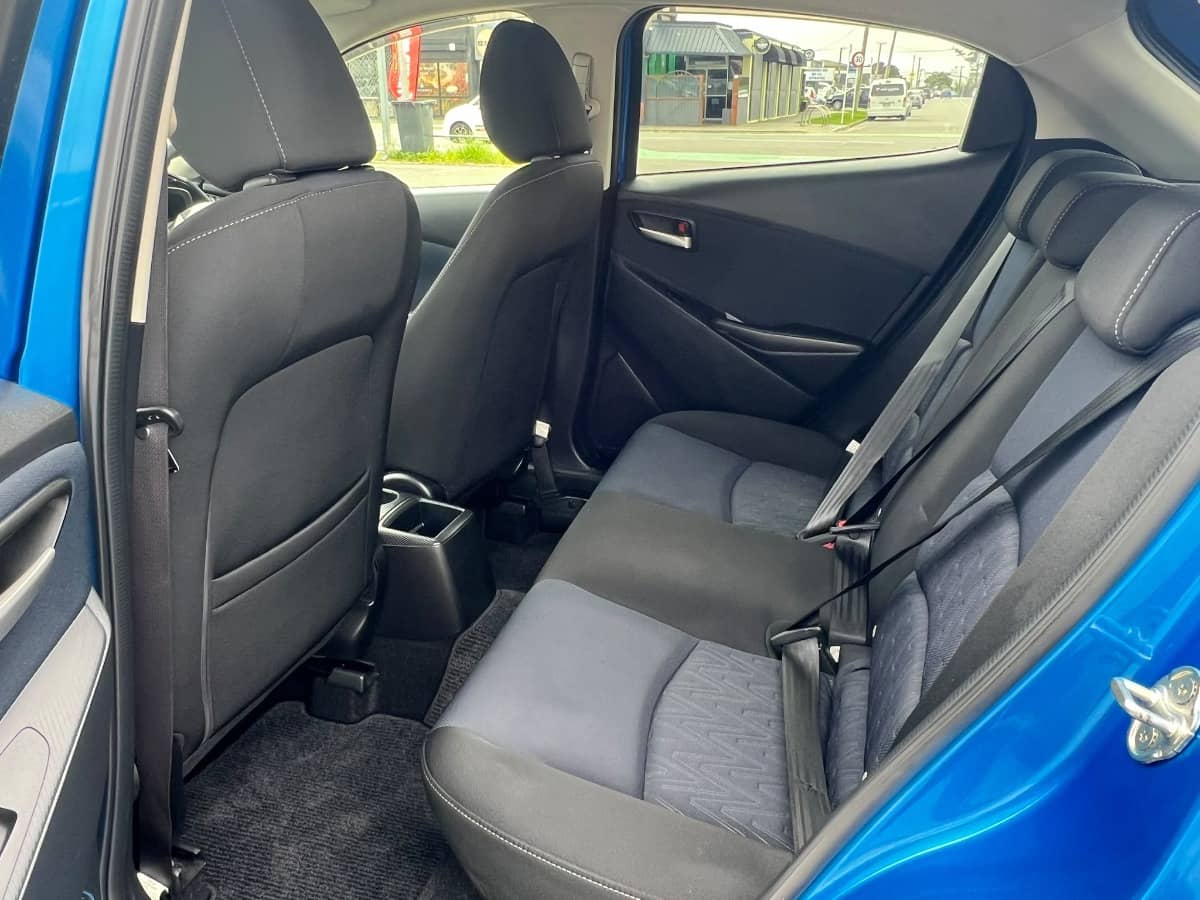 2016 Mazda Demio photo 11