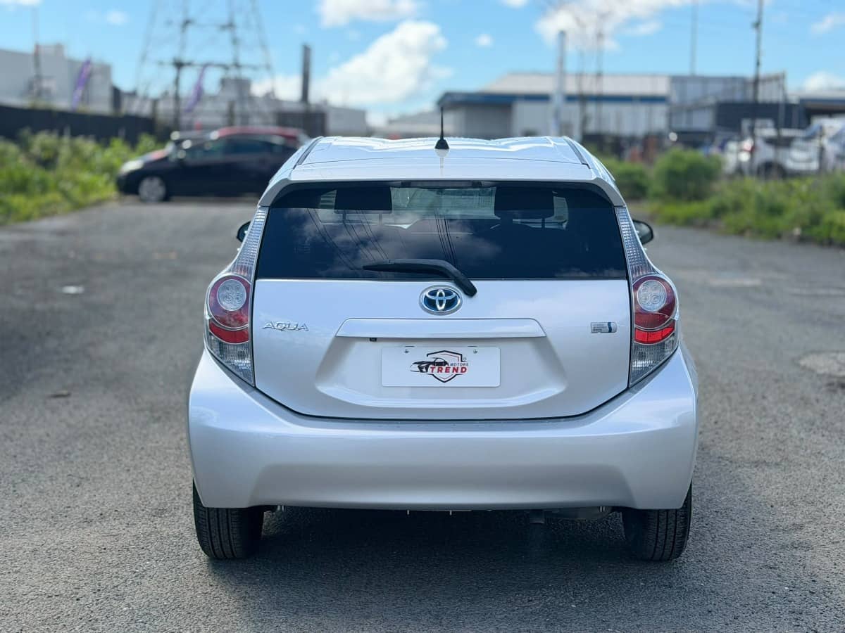 2014 Toyota Aqua photo 8