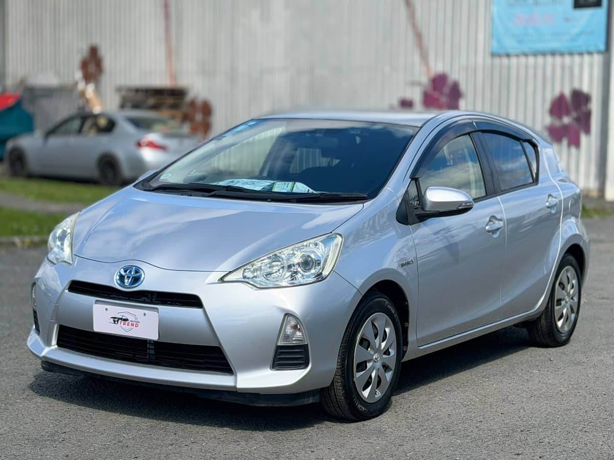 2014 Toyota Aqua photo 3