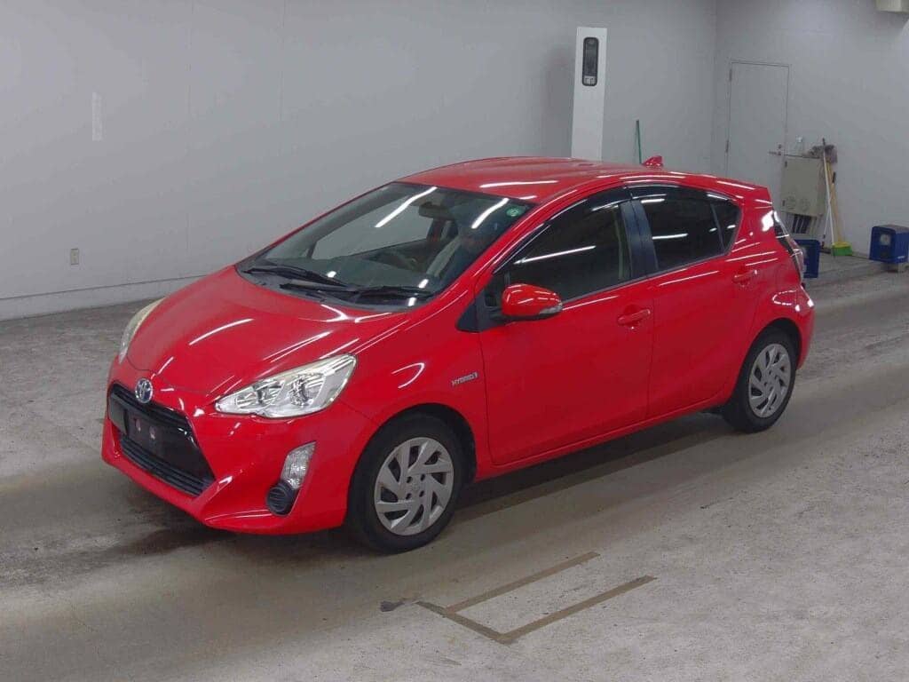 2015 Toyota Aqua photo 2