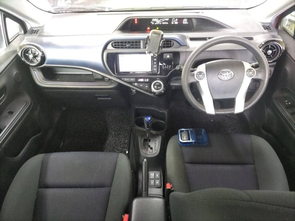 2015 Toyota Aqua photo 5