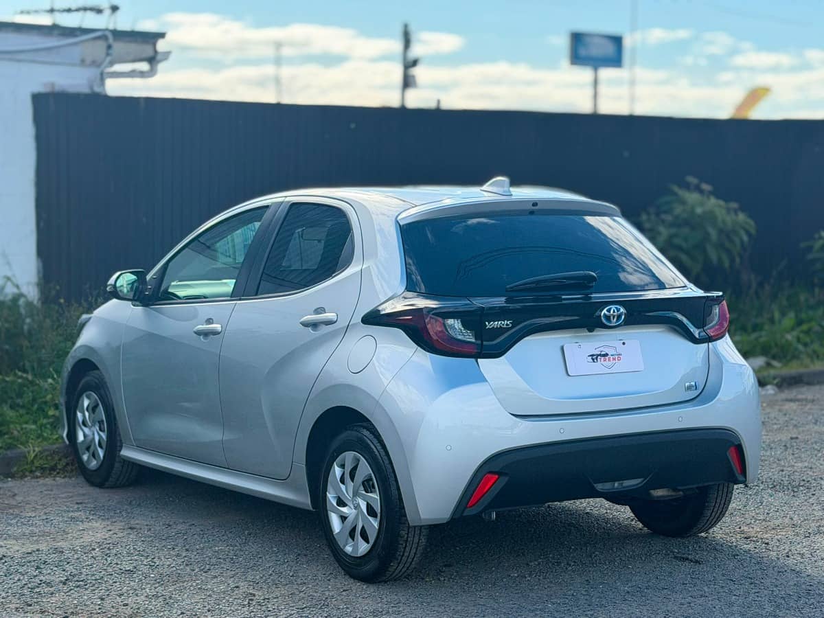 2021 Toyota Yaris photo 6
