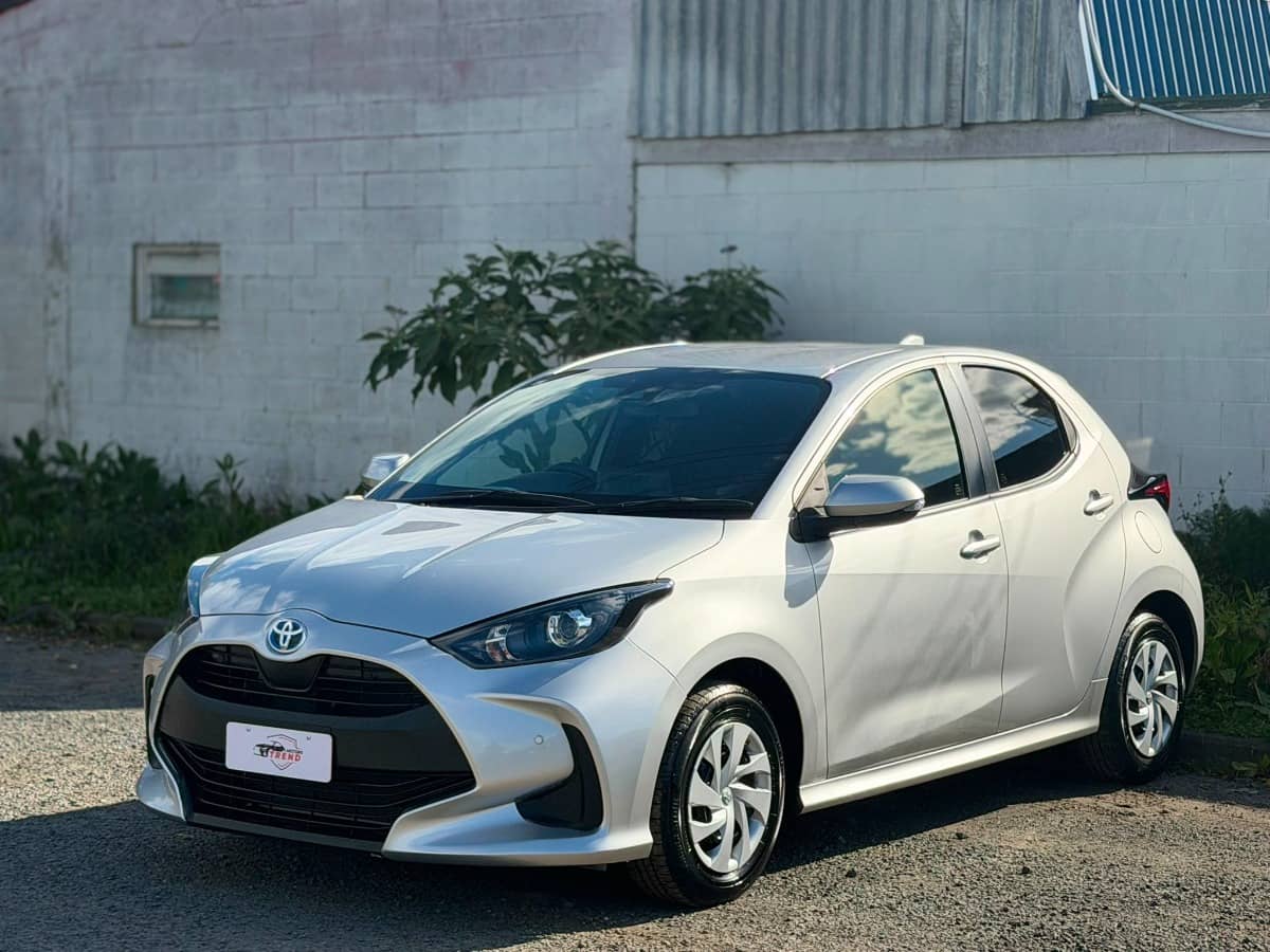 2021 Toyota Yaris photo 3