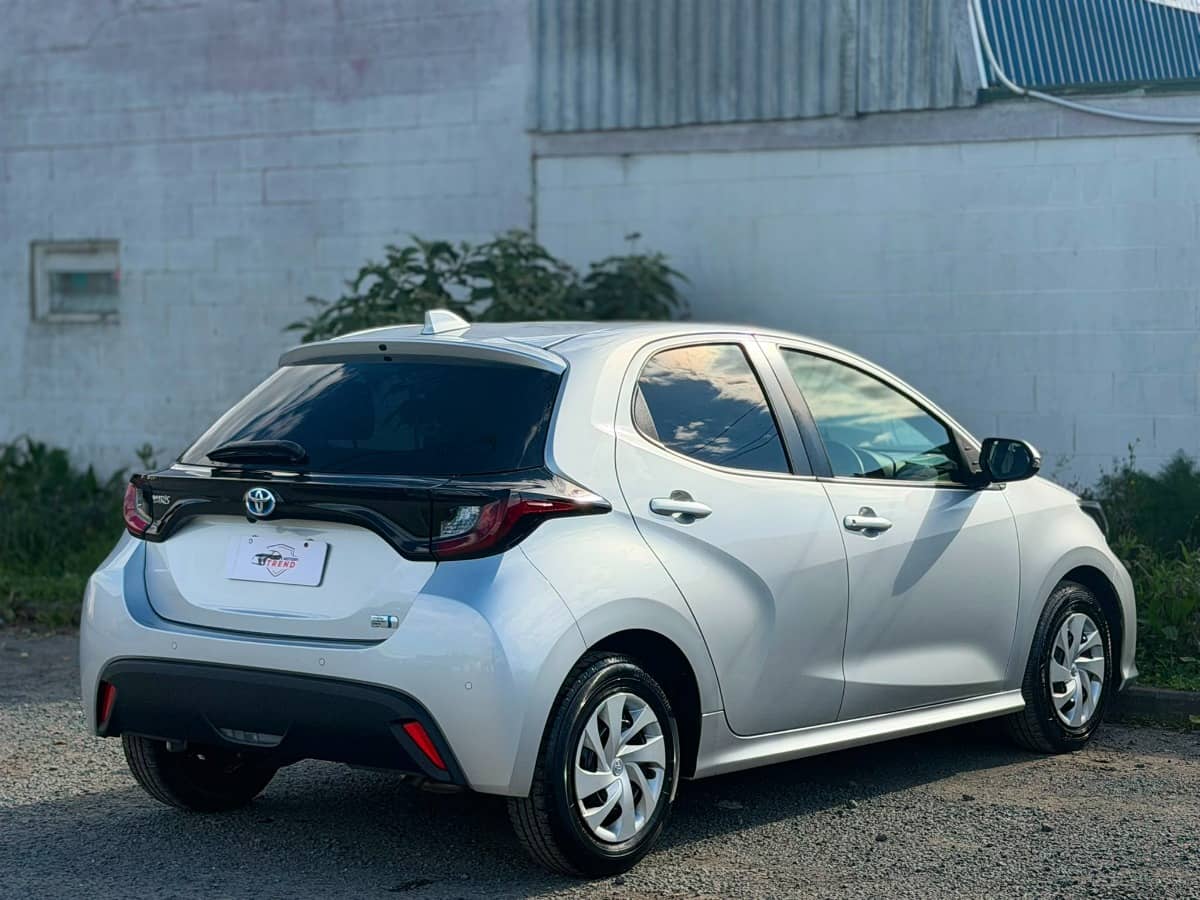 2021 Toyota Yaris photo 9