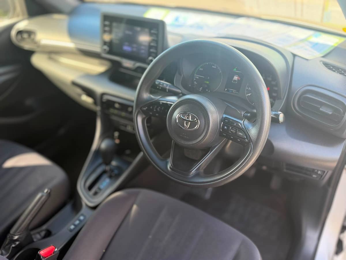 2021 Toyota Yaris photo 11