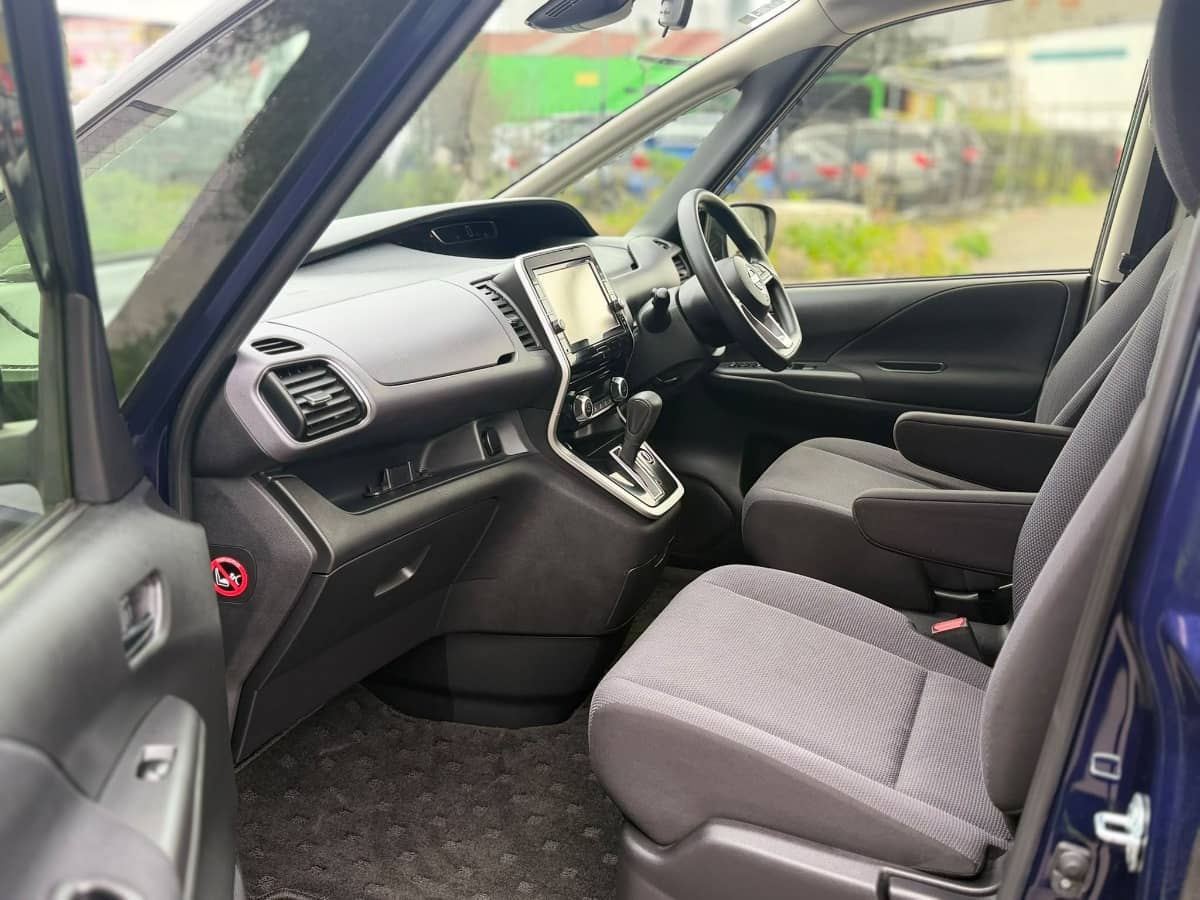2017 Nissan Serena photo 11