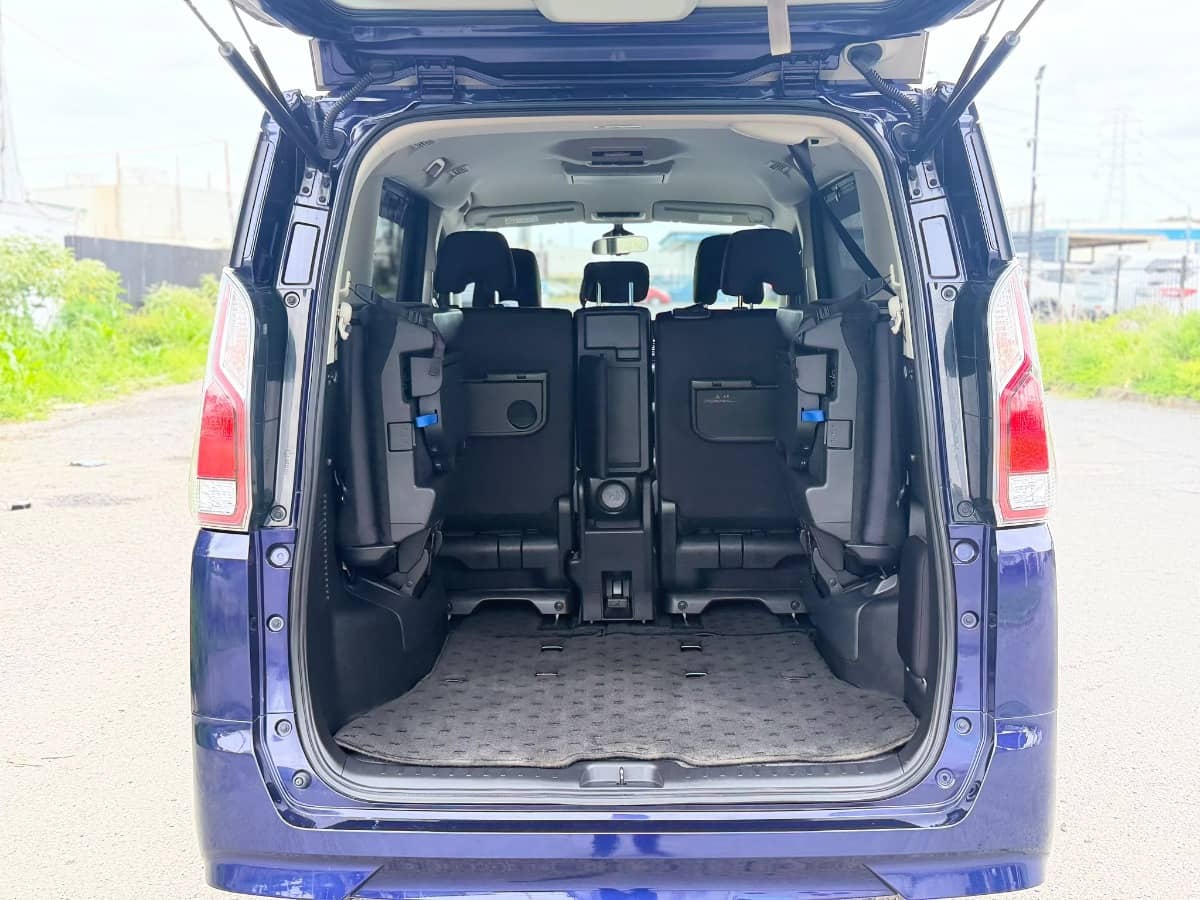 2017 Nissan Serena photo 9