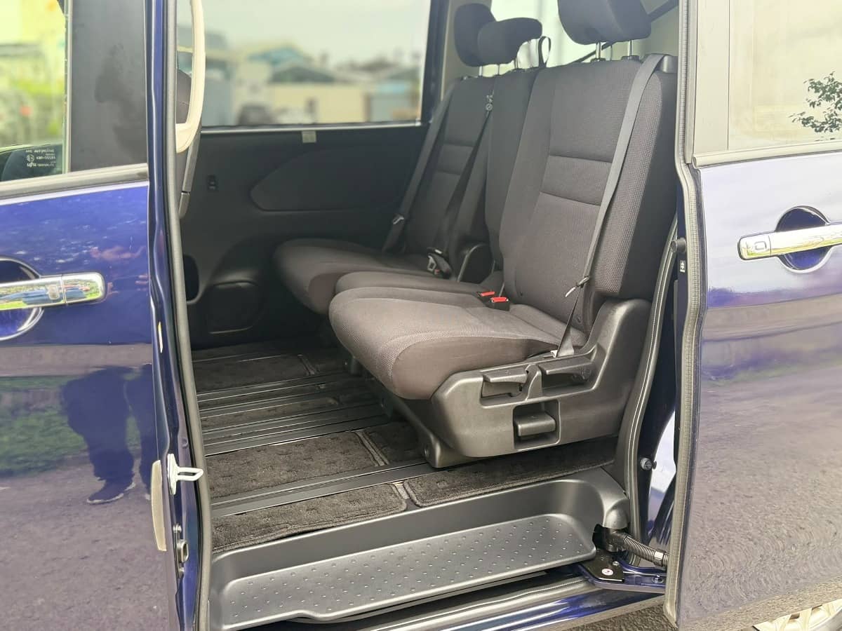 2017 Nissan Serena photo 12
