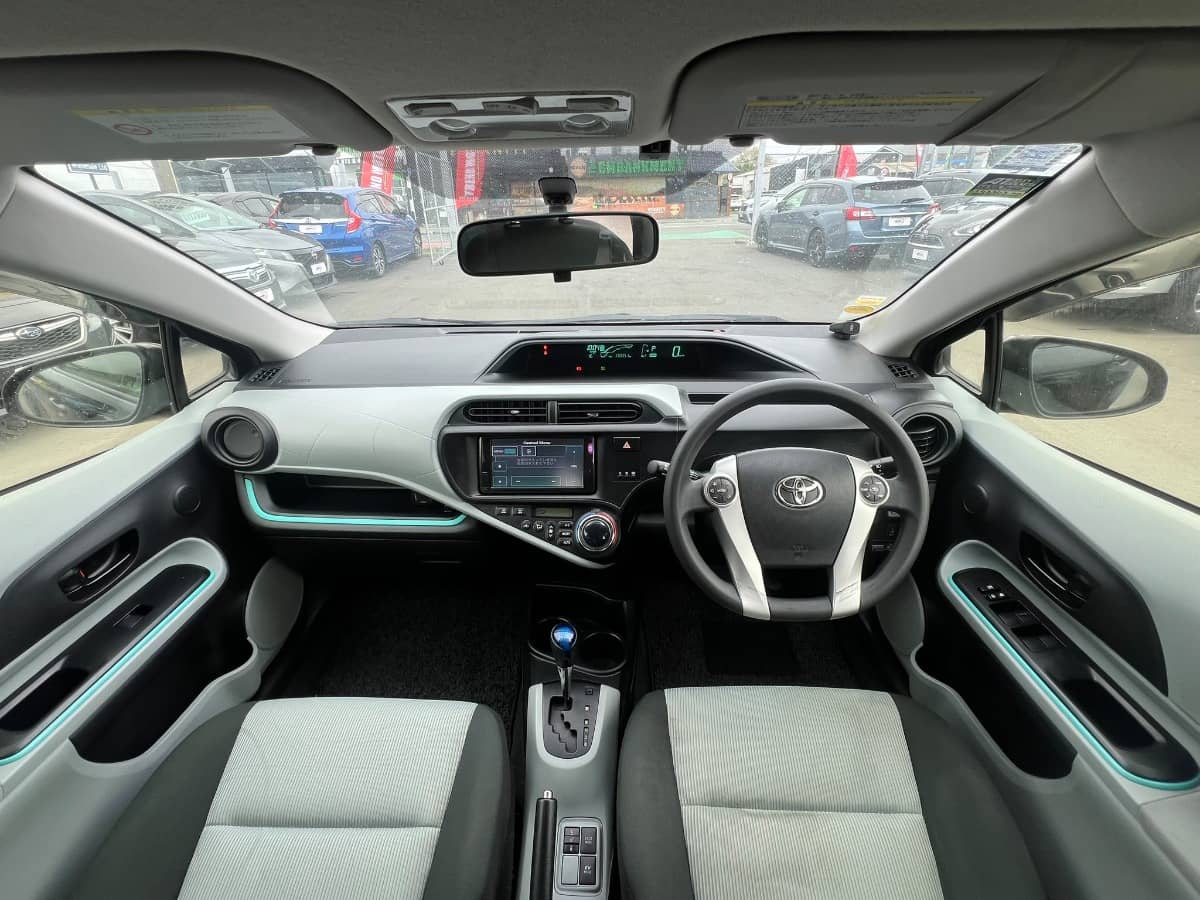 2013 Toyota Aqua photo 12