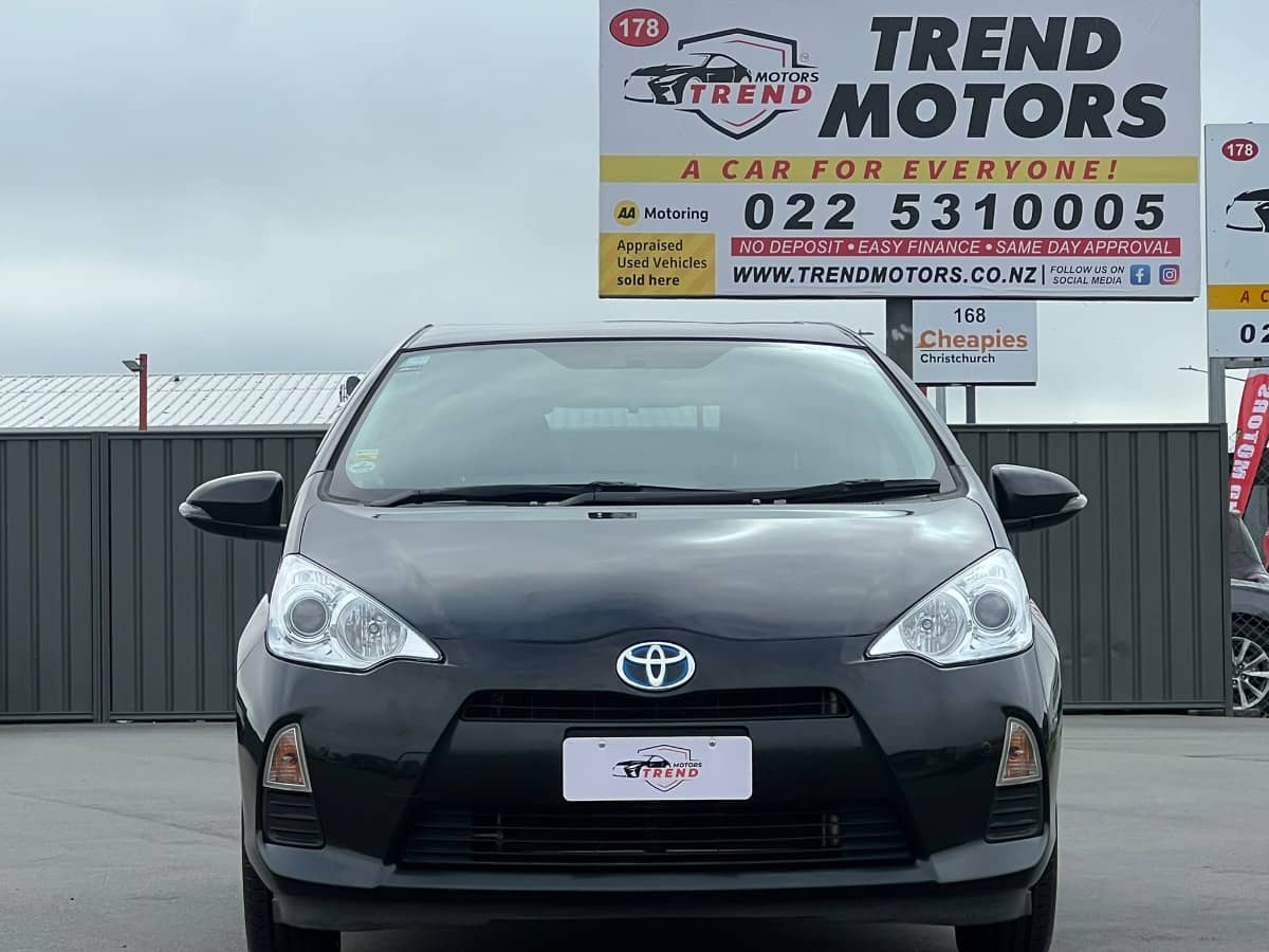 2013 Toyota Aqua photo 2