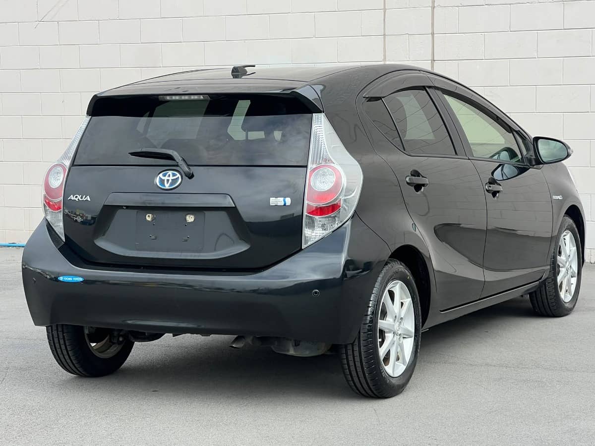 2013 Toyota Aqua photo 4