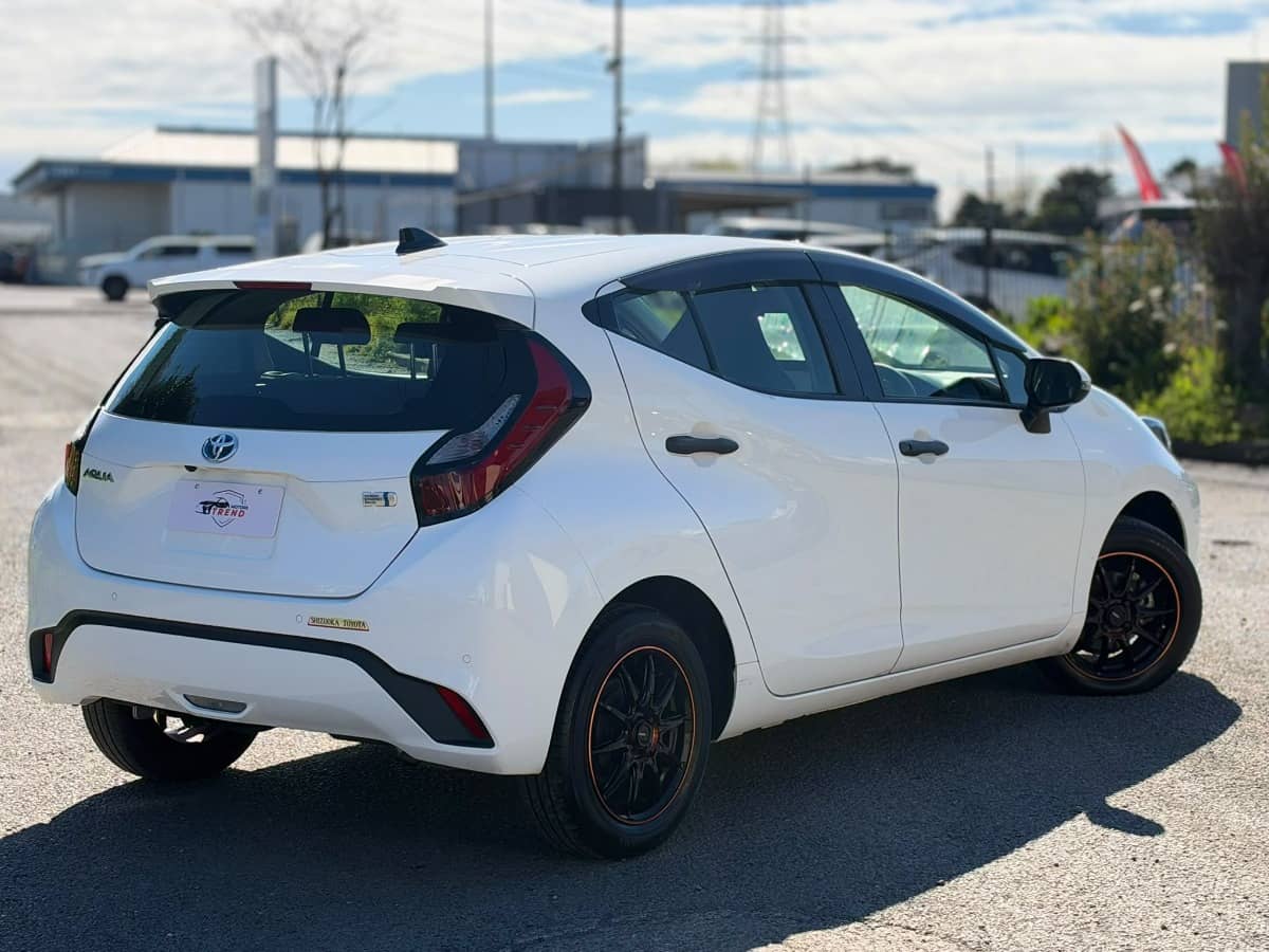 2023 Toyota Aqua photo 6