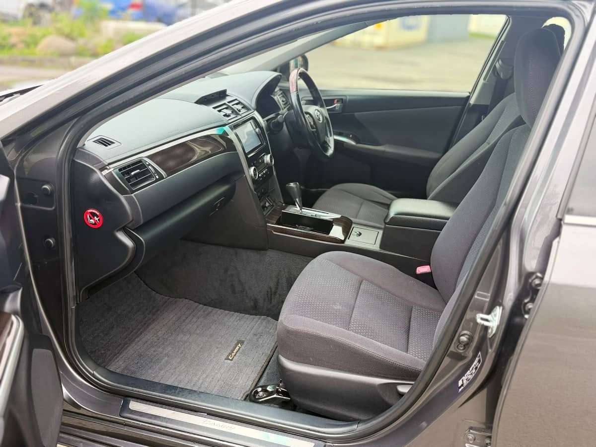 2012 Toyota Camry photo 12