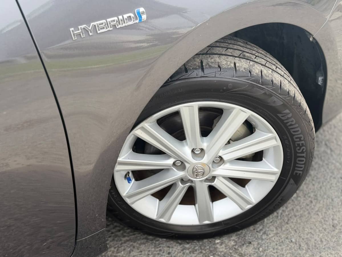 2012 Toyota Camry photo 16
