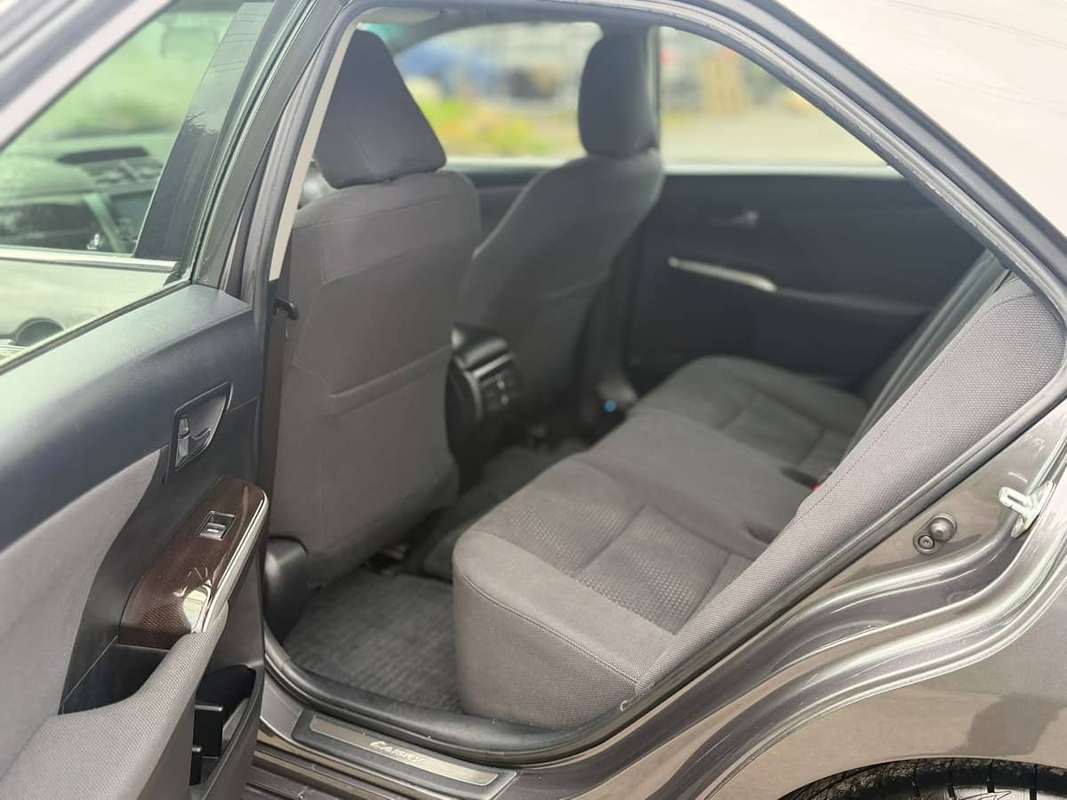 2012 Toyota Camry photo 13
